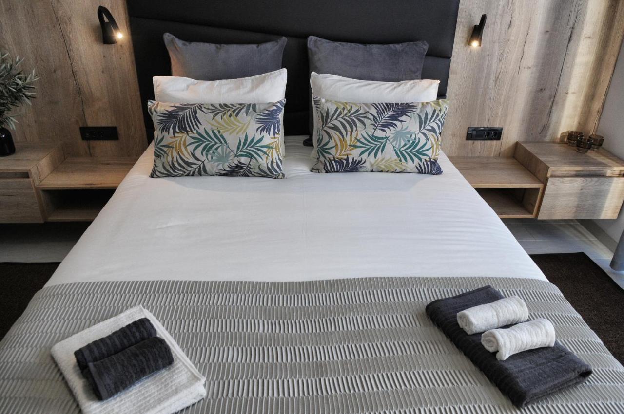 Azur Bed & Breakfast Нови Винодолски Екстериор снимка