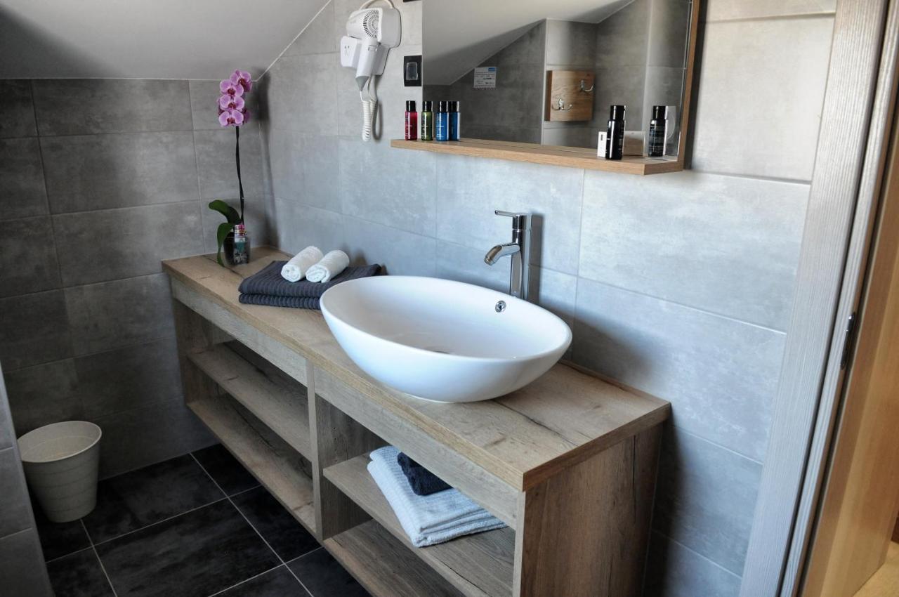 Azur Bed & Breakfast Нови Винодолски Екстериор снимка